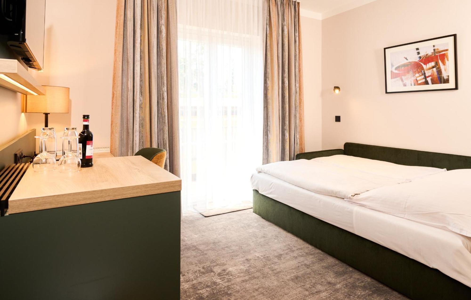 Hotel Schneider Алерсберг Стая снимка